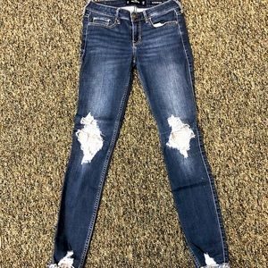Hollister Distressed Jeans Sz 3R